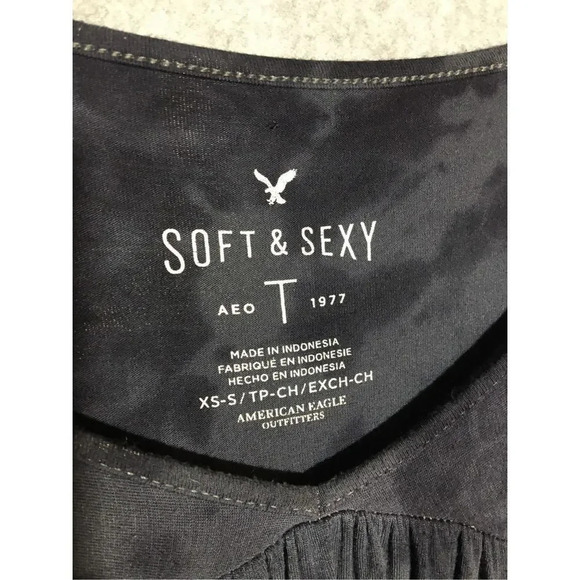 Womens American Eagle Blouse Soft and Sexy Dark Tie Dye Flowy Feminine V Neck - Picture 4 of 4